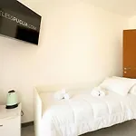 Ξενοδοχείο με διαμερίσματα Skygate - Airport With Terrace Μπάρι
